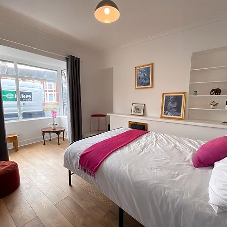 4-Bedroom Home - Perfect For Those Working In Bridgend - By Tailored Accommodation Kültér fotó
