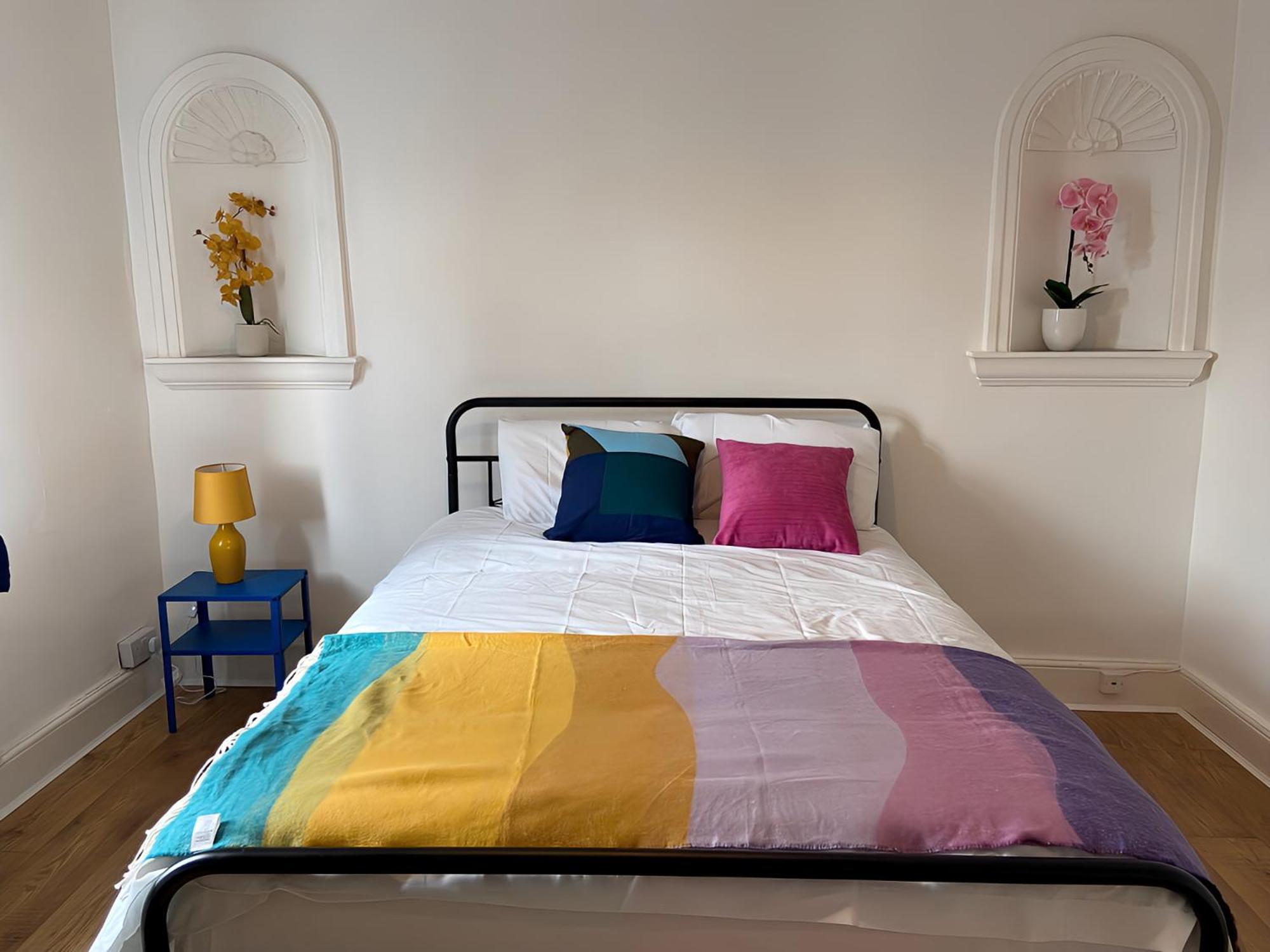 4-Bedroom Home - Perfect For Those Working In Bridgend - By Tailored Accommodation Kültér fotó